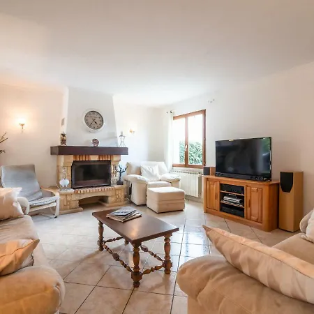 Beautiful With Private Pool Near Lake In *